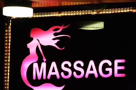 Erotic massage Prostitute Warriewood
